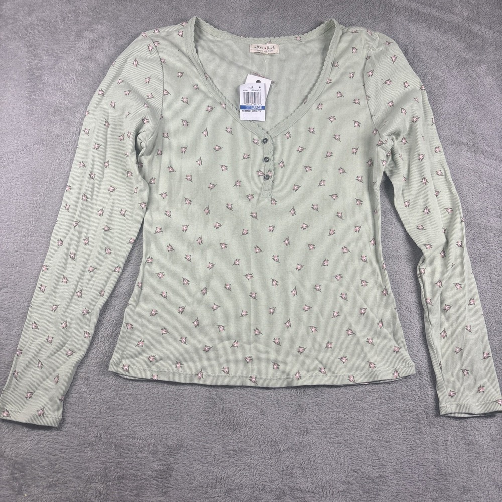 Ultra Flirt Women's Mint Floral Scallop Long Sleeve Top Size L New
